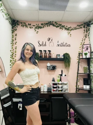 Cheyenne, waxer at Ritual Wax in West Palm Beach, in the studio